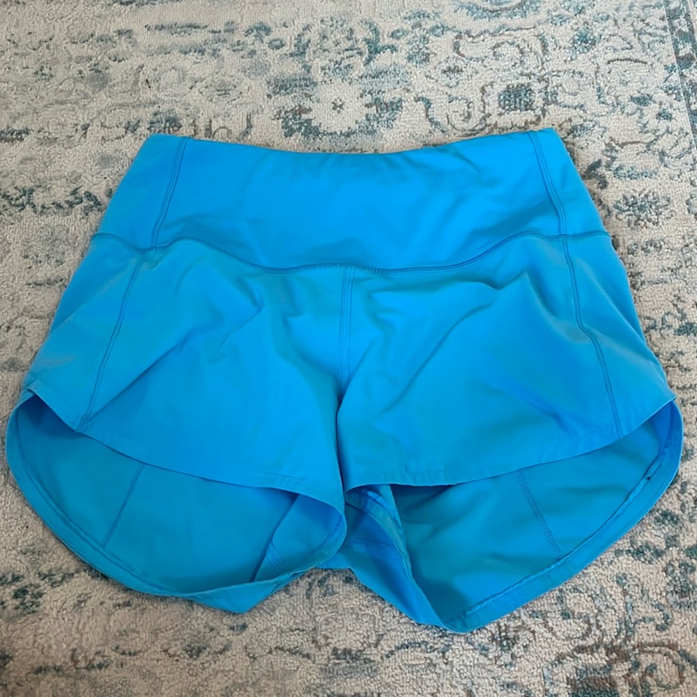 lulu speed up high-rise lined shorts 2.5” kayak light blue size 4